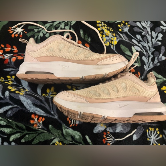 Nike Women's Air Max AP Tennis Shoe - Picture 9 of 9